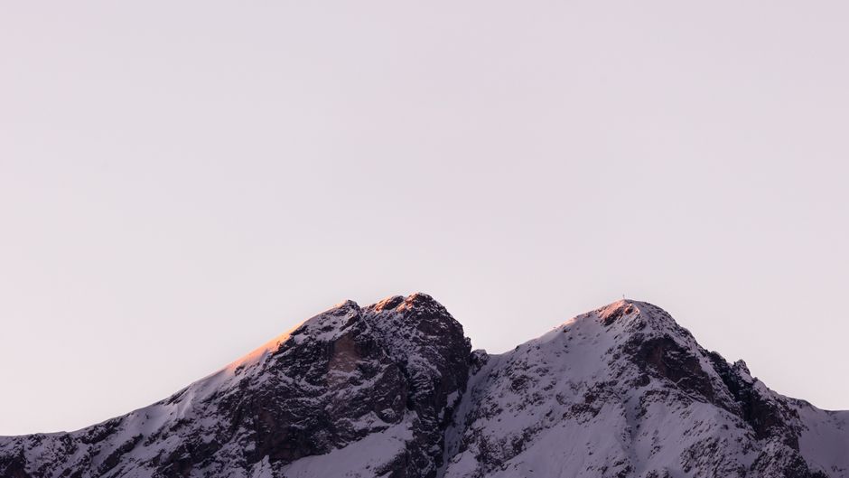 Summit at Sunrise: Why Volcanic Peaks Are Best at Dawn